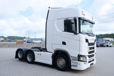 Scania S 530 6x2 dragbil med Walking floor hydraulik