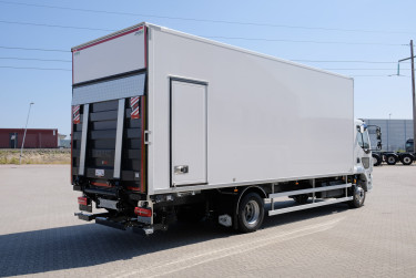 DAF XB 210 FA 4x2 16 ton med JPGS skåp