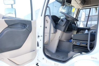 DAF XB 210 FA 4x2 16 ton med JPGS skåp