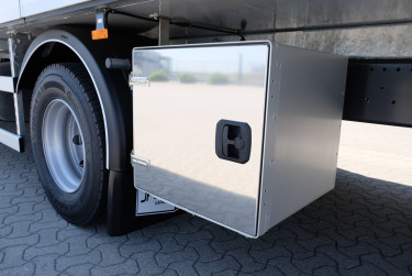 DAF XB 210 FA 4x2 16 ton med JPGS skåp