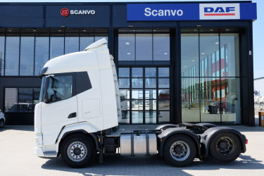 DAF XF530 FTS 6x2 2023 - välutrustad dragbil med 38 396 mil