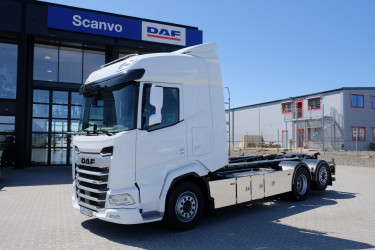 DAF XF530 FAN 6x2*4 lastväxlare med HIAB 21 ton - klar för jobb