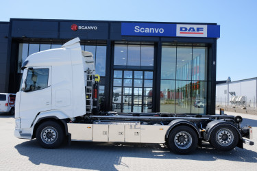 DAF XF530 FAN 6x2*4 lastväxlare med HIAB 21 ton - klar för jobb