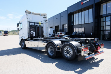 DAF XF530 FAN 6x2*4 lastväxlare med HIAB 21 ton - klar för jobb
