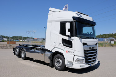 DAF XF530 FAN 6x2*4 lastväxlare med HIAB 21 ton - klar för jobb