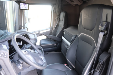 DAF XF530 FAN 6x2*4 lastväxlare med HIAB 21 ton - klar för jobb