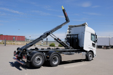 DAF XF530 FAN 6x2*4 lastväxlare med HIAB 21 ton - klar för jobb
