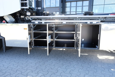 DAF XF530 FAN 6x2*4 lastväxlare med HIAB 21 ton - klar för jobb