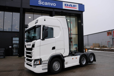 Scania S 560 6x2 dragbil av 2024 års modell