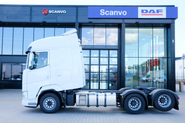 Ny DAF XG530 dragbil med motorkraftuttag - på väg hem