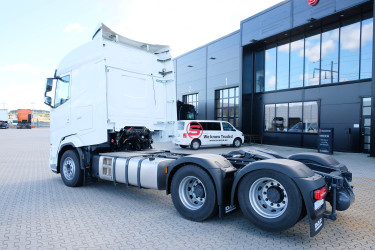 Ny DAF XG530 dragbil med motorkraftuttag - på väg hem