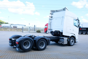 Ny DAF XG530 dragbil med motorkraftuttag - på väg hem