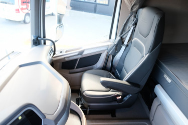 Ny DAF XG530 dragbil med motorkraftuttag - på väg hem