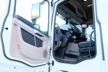 Ny DAF XG530 dragbil med motorkraftuttag - på väg hem