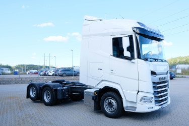 Ny DAF XG530 dragbil med motorkraftuttag - på väg hem