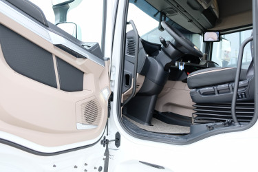Ny DAF XG 530 FTG Pusher för omgående leverans