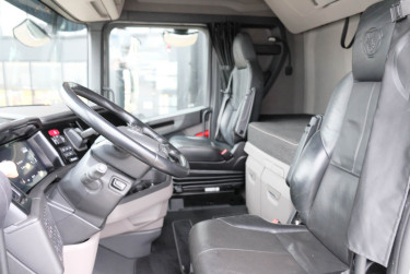 Scania S560 6x2 dragbil 2024 - endast 16 000 mil