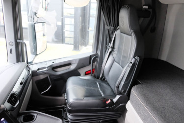 Scania S560 6x2 dragbil 2024 - endast 16 000 mil