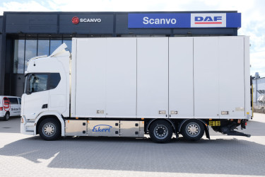 Scania R500 Super 6x2*4 Ekeri 2022 - välutrustad skåpbil med bakgavellift