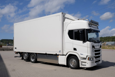 Scania R500 Super 6x2*4 Ekeri 2022 - välutrustad skåpbil med bakgavellift