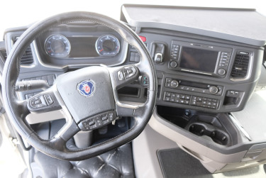 Scania R500 Super 6x2*4 Ekeri 2022 - välutrustad skåpbil med bakgavellift