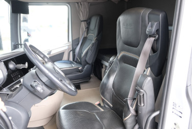 DAF XG530 6x2 boggi dragbil - med 49 987 mil