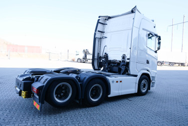 Scania S770 V8 6x2 dragbil 2024 - endast 19 100 mil