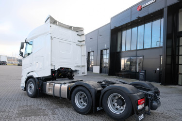 Fabriksny DAF XG530 FTS 6x2 boggi ADR-godkänd