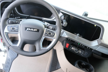 Fabriksny DAF XG530 FTS 6x2 boggi ADR-godkänd