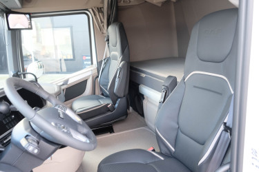 Fabriksny DAF XG530 FTS 6x2 boggi ADR-godkänd