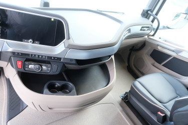Fabriksny DAF XG530 FTS 6x2 boggi - förberedd för motorkraftuttag
