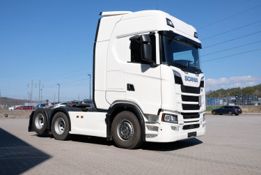 Scania S660 V8 6x2 dragbil 2024