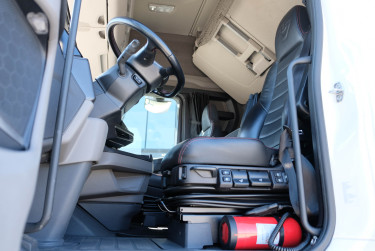 Scania S660 V8 6x2 dragbil 2024