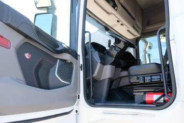 Scania S660 V8 6x2 dragbil 2024
