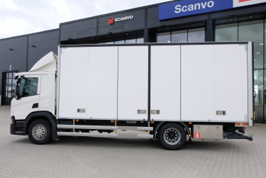 Scania P280 4x2 SKAB skåpbil - låg mätarställning och Zepro lift