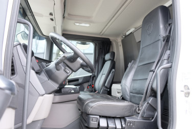 Scania P280 4x2 SKAB skåpbil - låg mätarställning och Zepro lift