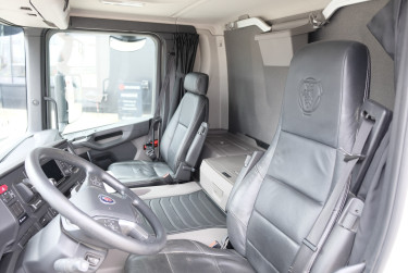 Scania P280 4x2 SKAB skåpbil - låg mätarställning och Zepro lift