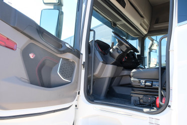 Scania R 590 6x2 2024 V8 - kraftuttag och 21 800 mil