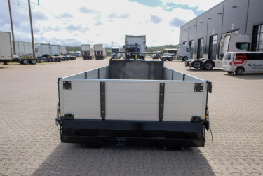 15 m3 lastväxlarflak med aluminiumlämmar - grusförstärkt och 24 tons ram