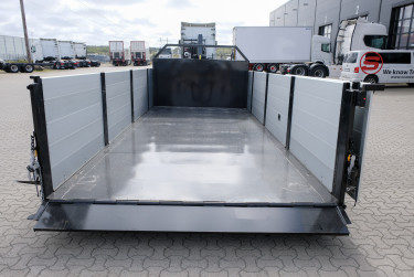 15 m3 lastväxlarflak med aluminiumlämmar - grusförstärkt och 24 tons ram
