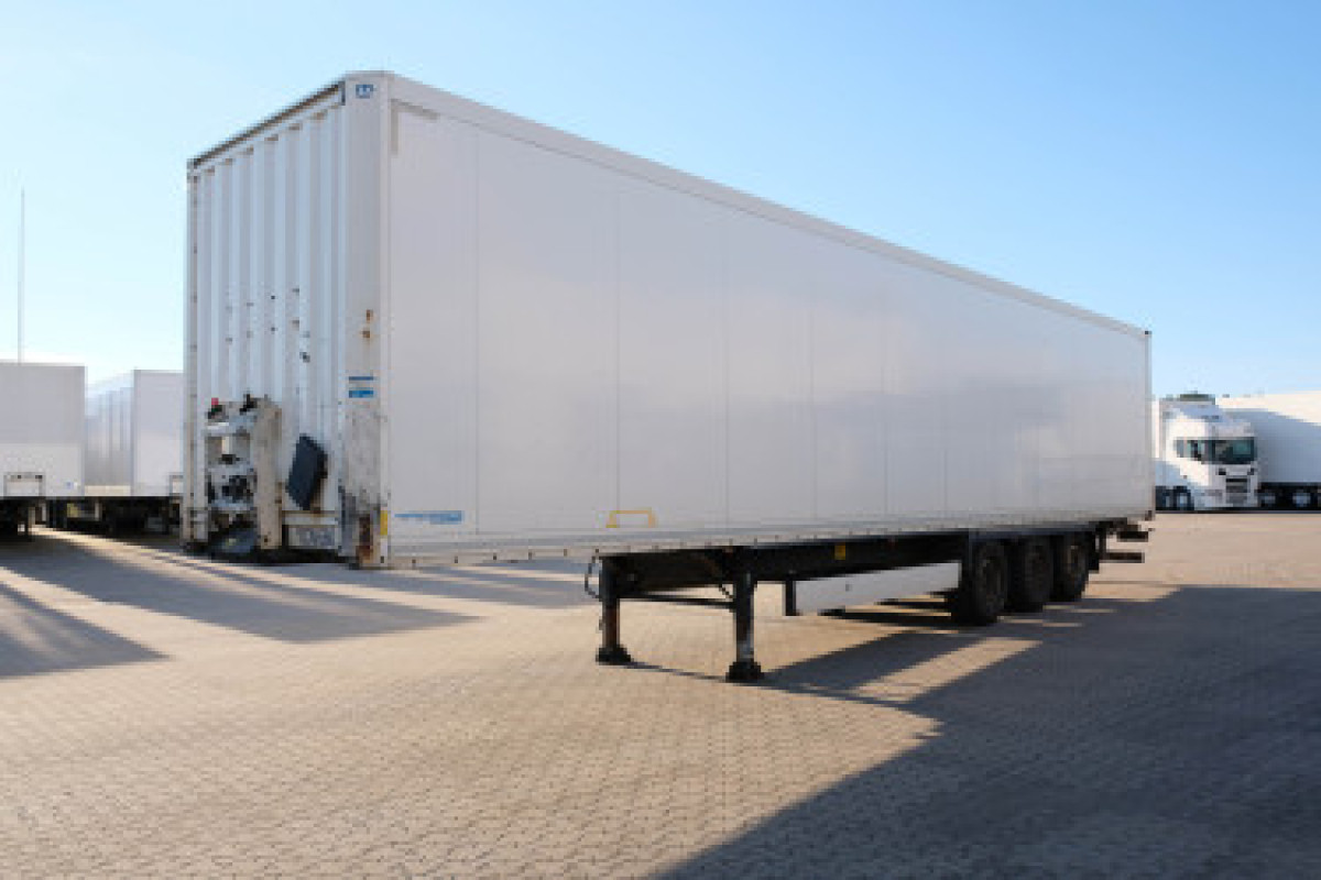 Krone 3 axlad skåptrailer   Krone 3 axlad skåptrailer