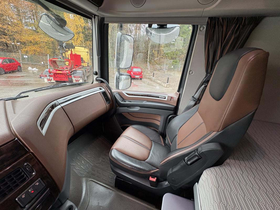 XF 530 PLS skåpbil med lift XF 530 PLS skåpbil med lift