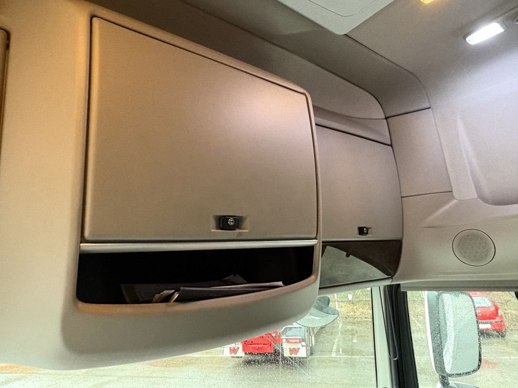 XF 530 PLS skåpbil med lift XF 530 PLS skåpbil med lift