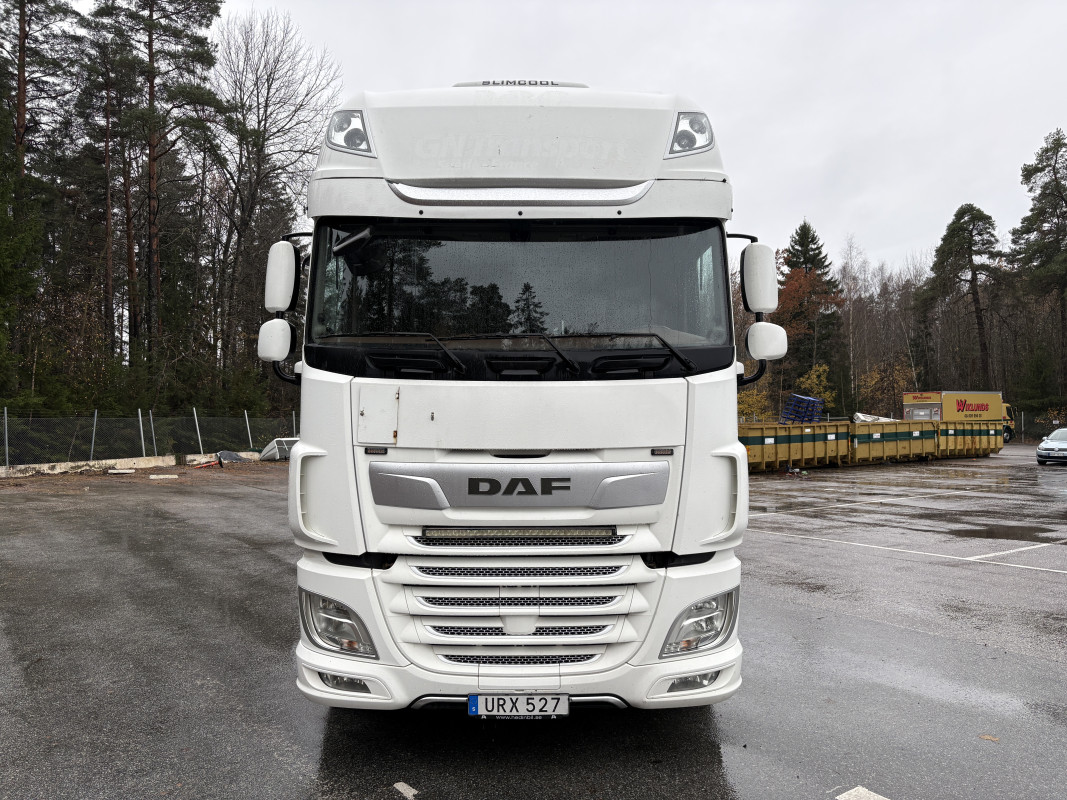 XF 530 PLS skåpbil med lift XF 530 PLS skåpbil med lift