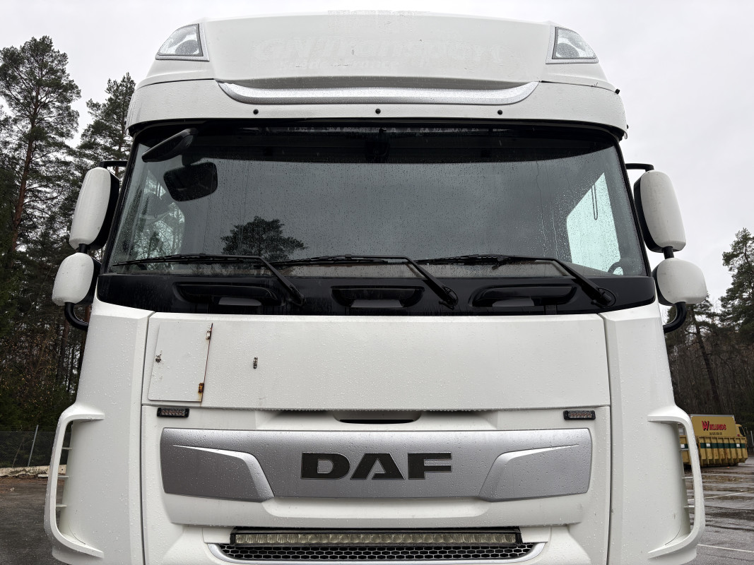 XF 530 PLS skåpbil med lift XF 530 PLS skåpbil med lift