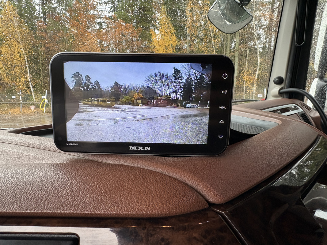 XF 530 PLS skåpbil med lift XF 530 PLS skåpbil med lift