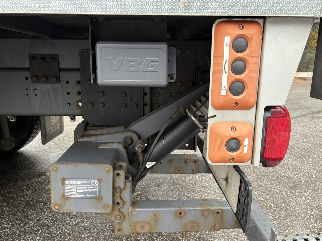 XF 530 PLS skåpbil med lift XF 530 PLS skåpbil med lift