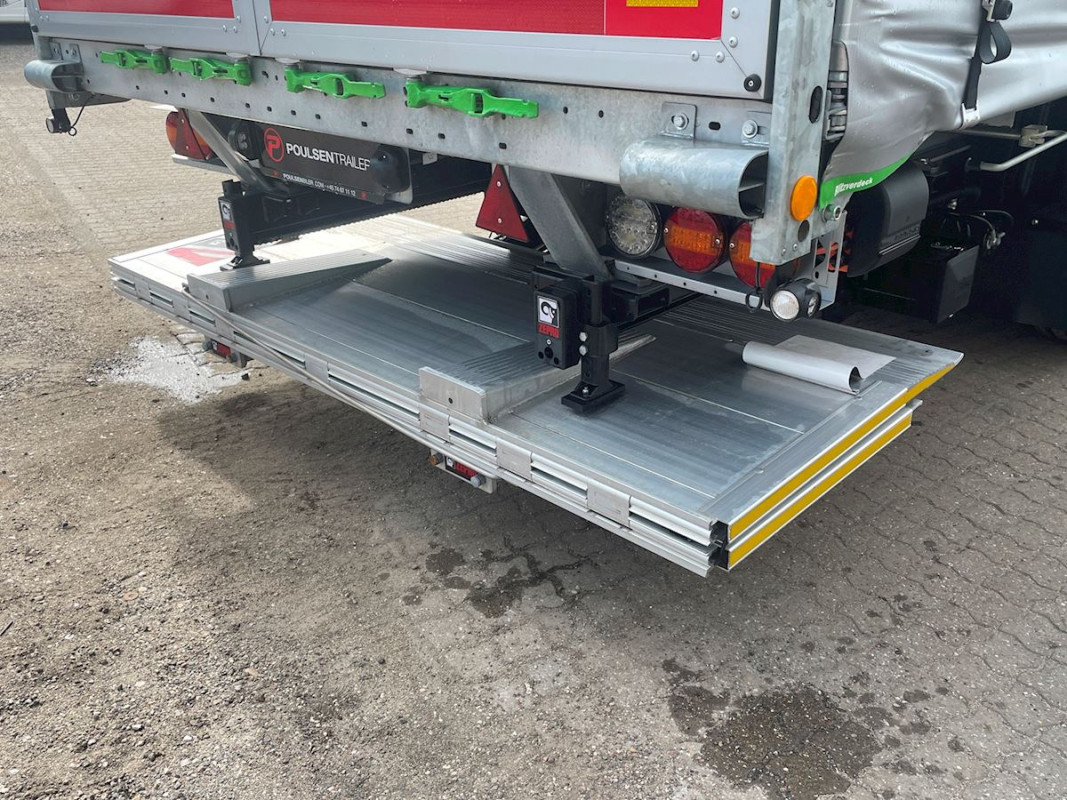 3 axlad trailer med lift 3 axlad trailer med lift