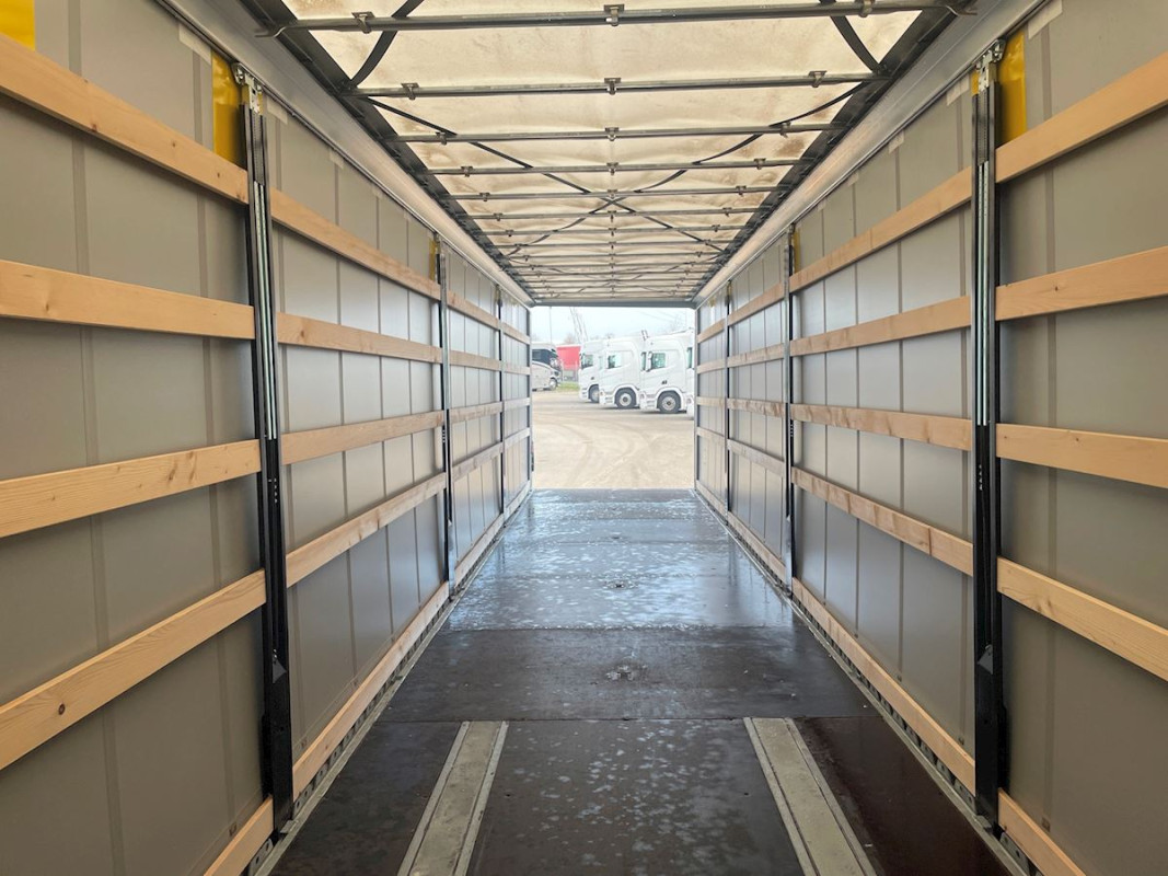 3 axlad trailer med lift 3 axlad trailer med lift