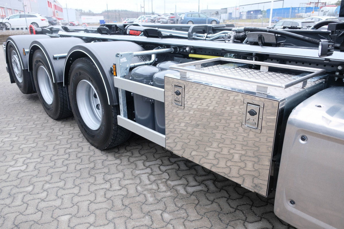 Ny XF 530 FAW Tridem Lastväxlare Ny XF 530 FAW Tridem Lastväxlare